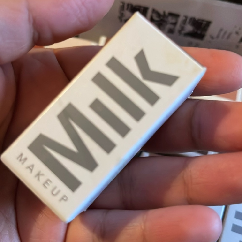 Milk makeup highlighter